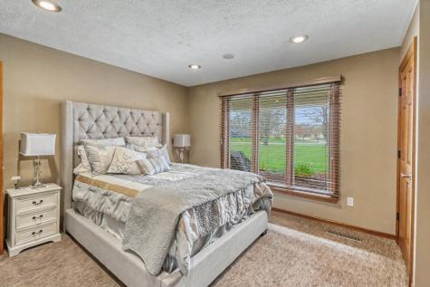 11 Briarwood Place Fargo ND 58104