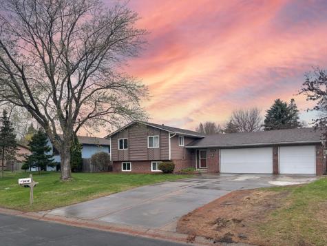 2016 84th Avenue N Brooklyn Park MN 55444