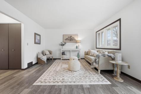 7597 Whitney Drive Apple Valley MN 55124