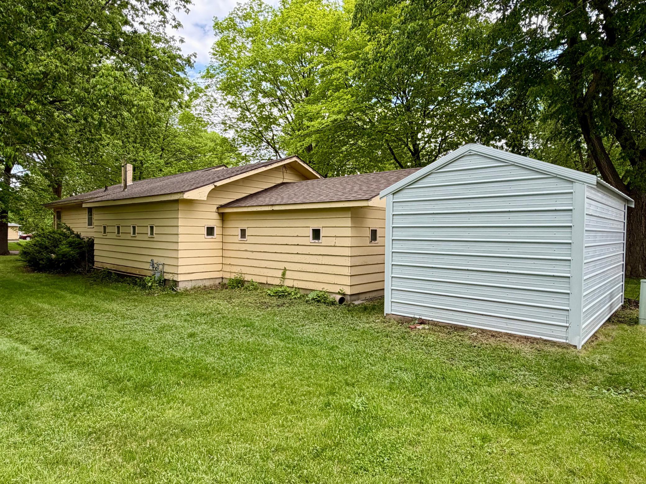 137 2nd Street E Tracy MN 56175