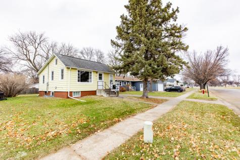723 13th Street N Moorhead MN 56560