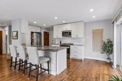 6690 Gretchen Court N Oakdale MN 55128