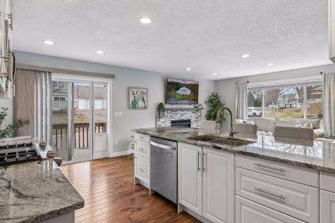 6690 Gretchen Court N Oakdale MN 55128