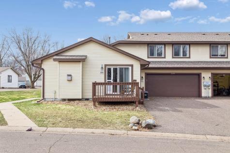6690 Gretchen Court N Oakdale MN 55128