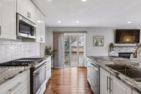 6690 Gretchen Court N Oakdale MN 55128