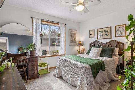 6690 Gretchen Court N Oakdale MN 55128