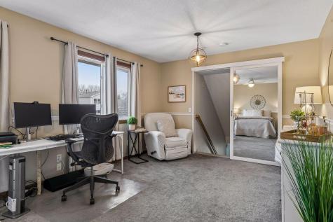 6690 Gretchen Court N Oakdale MN 55128