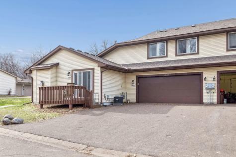 6690 Gretchen Court N Oakdale MN 55128