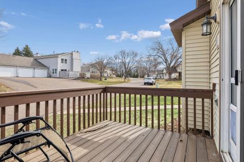 6690 Gretchen Court N Oakdale MN 55128