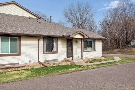 6690 Gretchen Court N Oakdale MN 55128