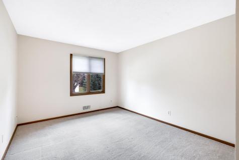 4677 Sorrell Point Eagan MN 55122