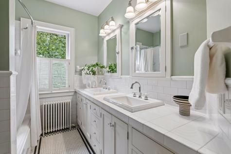 1777 Knox Avenue S Minneapolis MN 55403