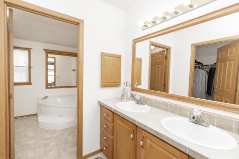 1008 4th Avenue E West Fargo ND 58078