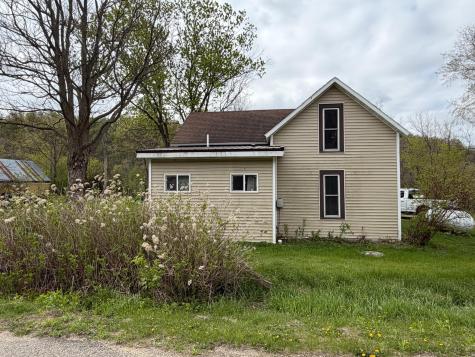 359 Hill Street E Hammond MN 55991