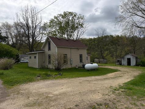 359 Hill Street E Hammond MN 55991
