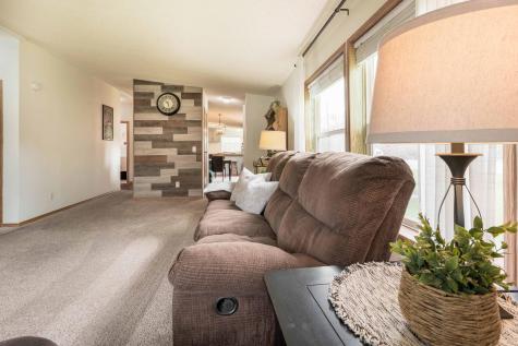 211 E Central Avenue Clitherall MN 56524