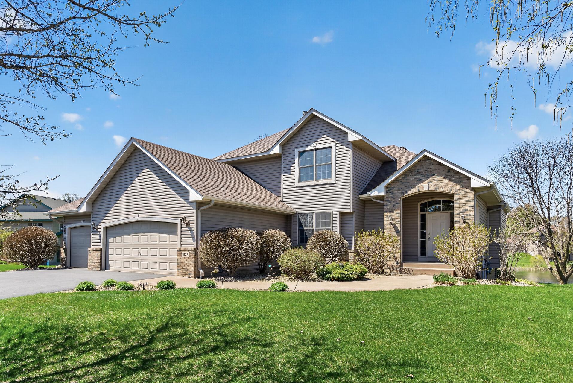 1135 S Trappers Crossing Lino Lakes MN 55038