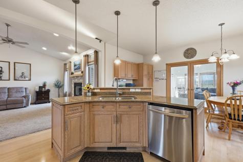 212 Chestnut Drive Horace ND 58047