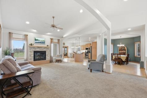 212 Chestnut Drive Horace ND 58047