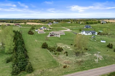 W12035 559th Avenue Prescott WI 54021