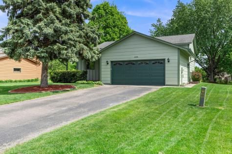 1009 Gramsey Place Burnsville MN 55306