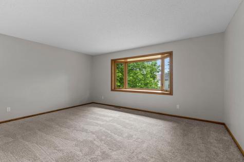 1009 Gramsey Place Burnsville MN 55306
