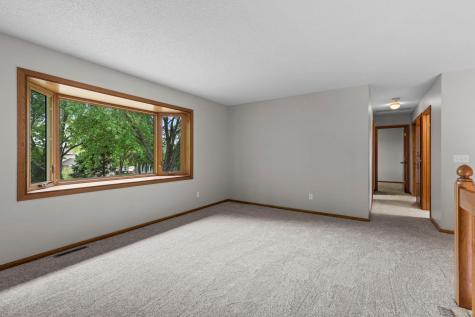 1009 Gramsey Place Burnsville MN 55306