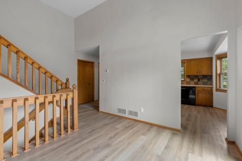 1009 Gramsey Place Burnsville MN 55306