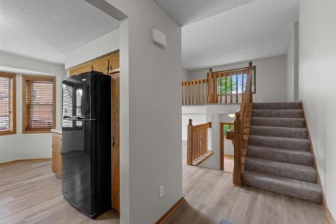 1009 Gramsey Place Burnsville MN 55306