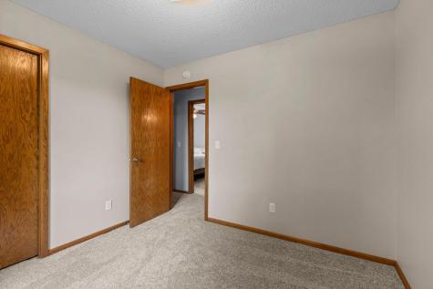 1009 Gramsey Place Burnsville MN 55306