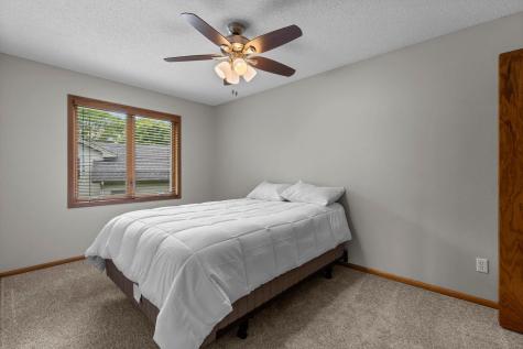 1009 Gramsey Place Burnsville MN 55306
