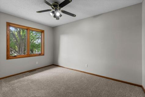 1009 Gramsey Place Burnsville MN 55306
