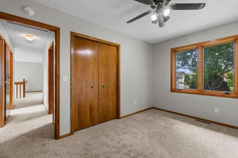 1009 Gramsey Place Burnsville MN 55306