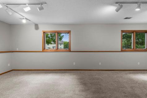 1009 Gramsey Place Burnsville MN 55306