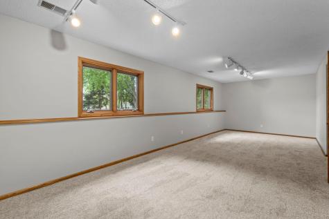 1009 Gramsey Place Burnsville MN 55306