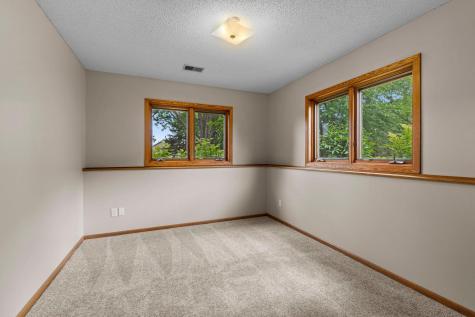 1009 Gramsey Place Burnsville MN 55306