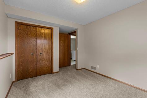 1009 Gramsey Place Burnsville MN 55306