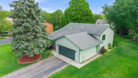 1009 Gramsey Place Burnsville MN 55306