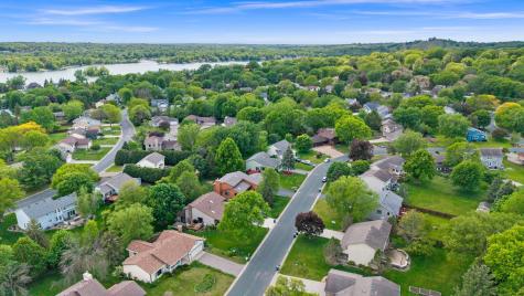 1009 Gramsey Place Burnsville MN 55306