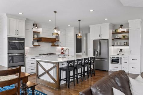 6085 Urbandale Lane N Plymouth MN 55446