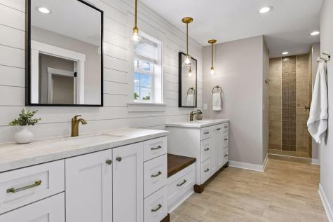 6085 Urbandale Lane N Plymouth MN 55446