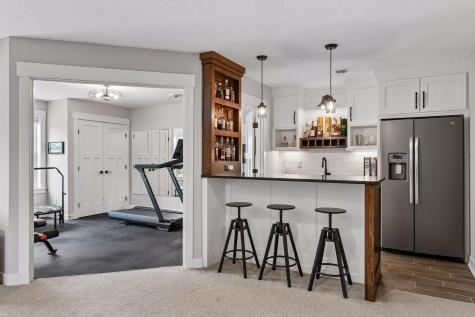 6085 Urbandale Lane N Plymouth MN 55446