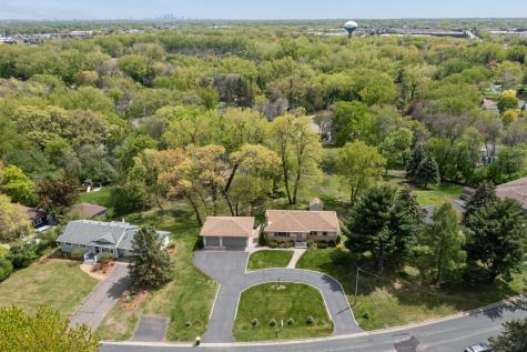 8108 Mount Curve Boulevard Brooklyn Park MN 55445