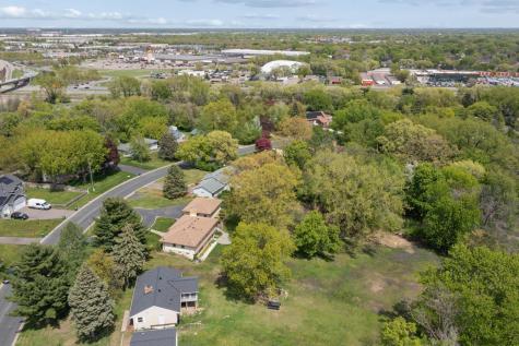 8108 Mount Curve Boulevard Brooklyn Park MN 55445
