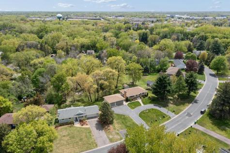 8108 Mount Curve Boulevard Brooklyn Park MN 55445