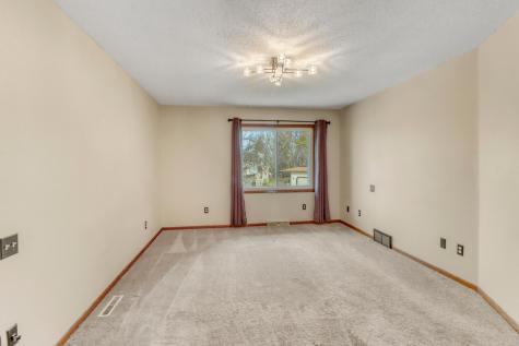 38 Fremont Drive S Fargo ND 58103