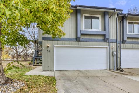 38 Fremont Drive S Fargo ND 58103
