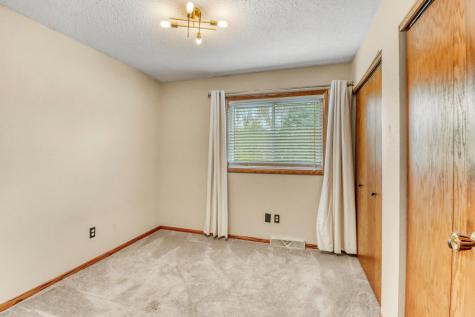 38 Fremont Drive S Fargo ND 58103