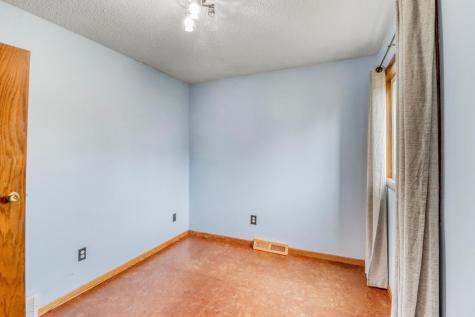 38 Fremont Drive S Fargo ND 58103