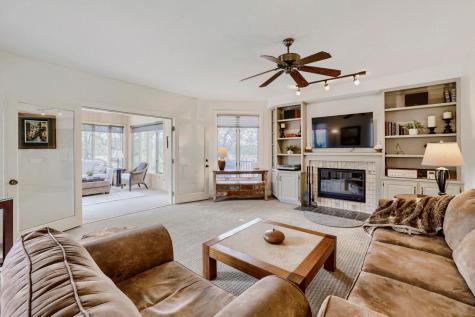 1085 Oak Circle Wayzata MN 55391